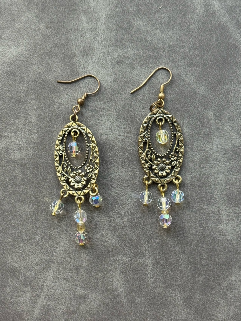 Vintage Antique Gold tone crystal Dangle chandelier earrings